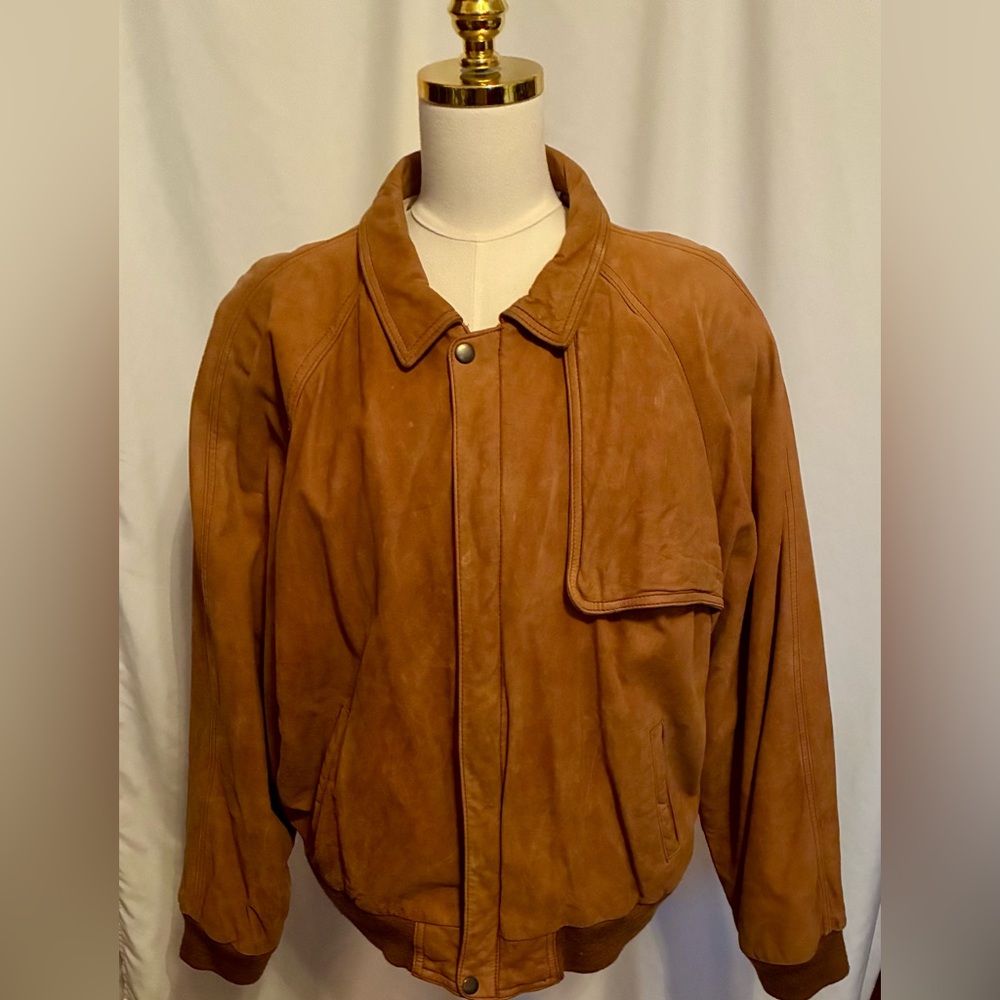Vintage 90’s Marlboro Men's Light Brown Suede Bomber Jacket
Size L